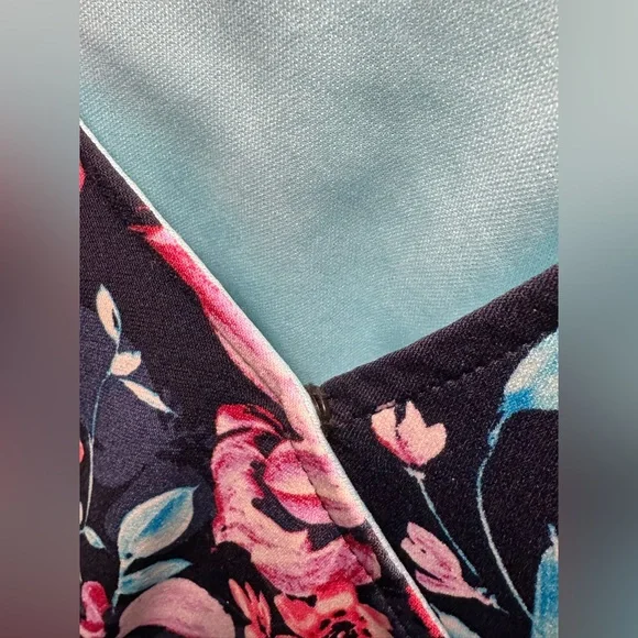 Robbie Bee Women's Navy Blue Pink Floral V Neck Dress Ruffled Size L AB 531 - Picture 7 of 7